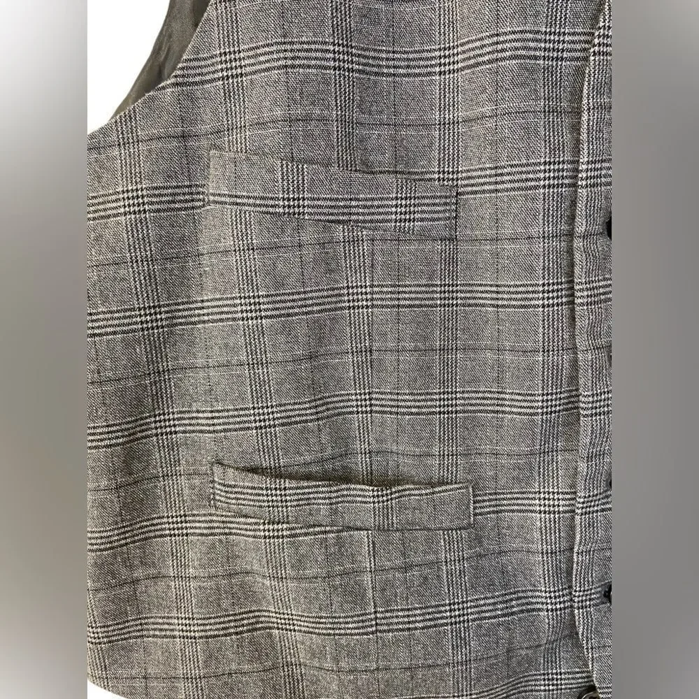 Men’s Goodfellow & Co Gray and Black Plaid Flannel Vest Size XL
